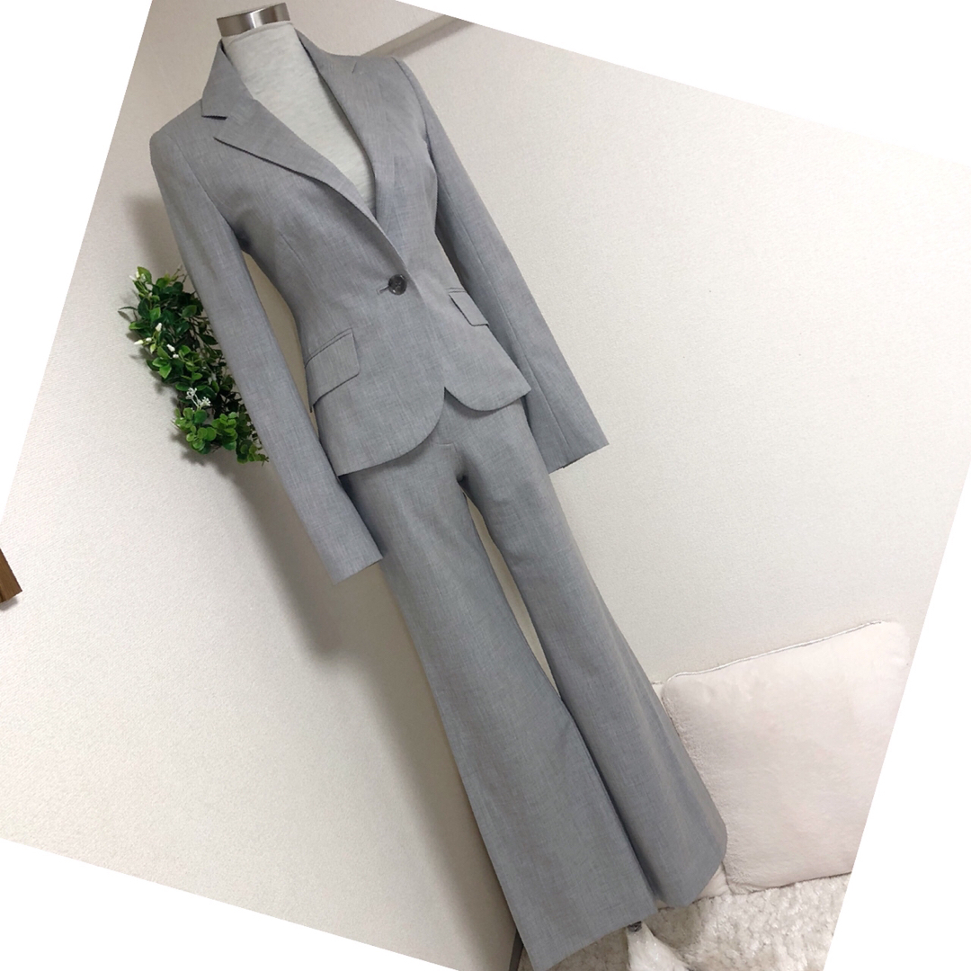 M-premier(エムプルミエ)のエムプルミエのグレーの美シルエットパンツスーツ34XS レディースのフォーマル/ドレス(スーツ)の商品写真