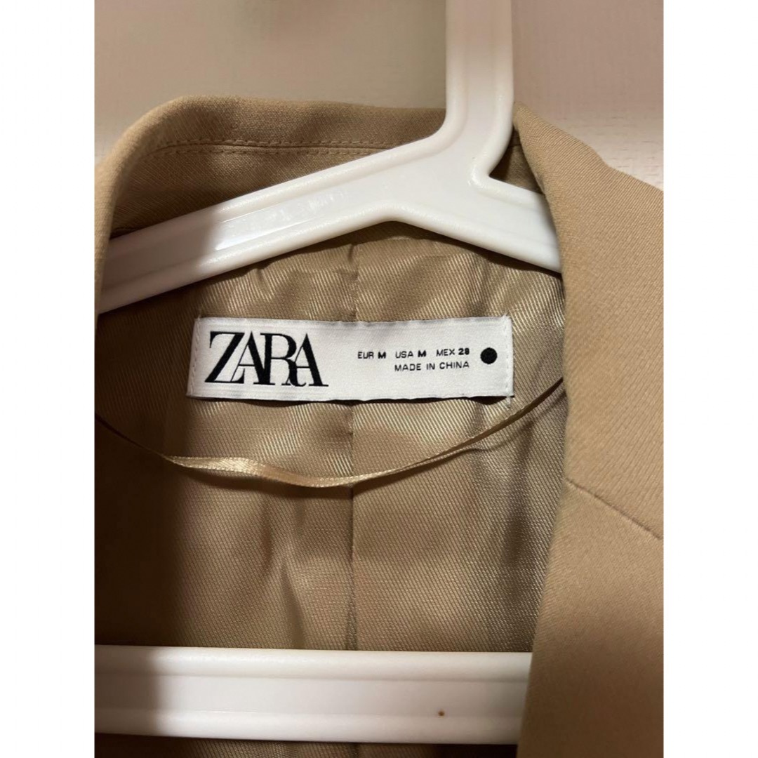 ZARA(ザラ)のZARA テーラードブレザー　ゴールデンブラウン　Mサイズ レディースのジャケット/アウター(テーラードジャケット)の商品写真