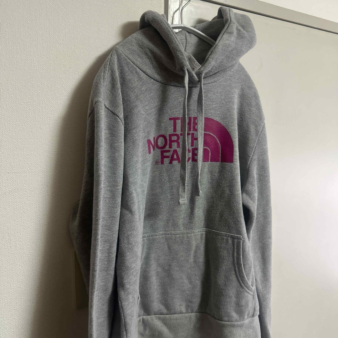 THE NORTH FACE(ザノースフェイス)のノースフェイス　パーカー　160サイズ キッズ/ベビー/マタニティのキッズ服女の子用(90cm~)(ジャケット/上着)の商品写真