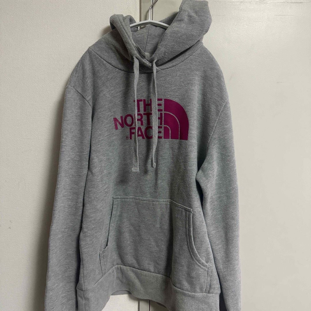 THE NORTH FACE(ザノースフェイス)のノースフェイス　パーカー　160サイズ キッズ/ベビー/マタニティのキッズ服女の子用(90cm~)(ジャケット/上着)の商品写真