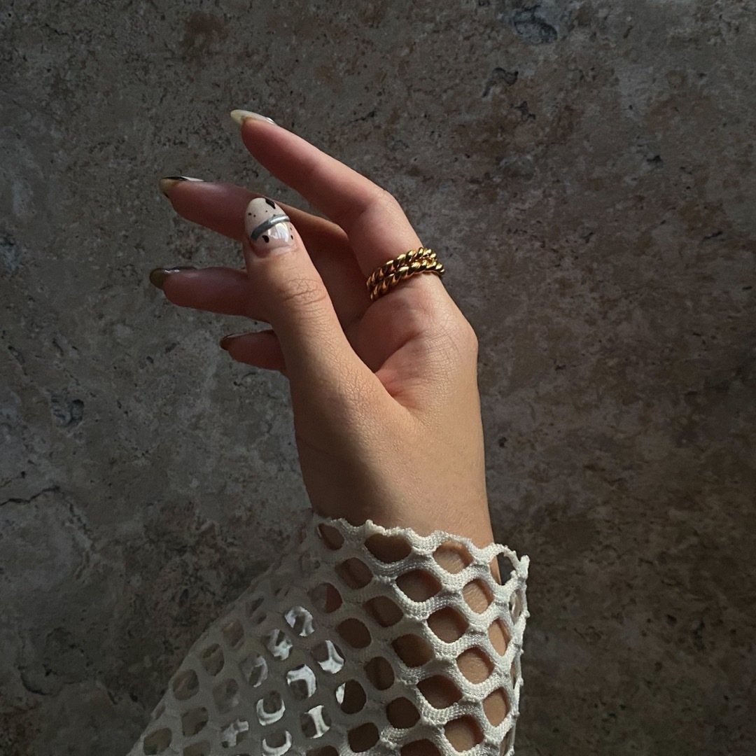 BEAUTY&YOUTH UNITED ARROWS(ビューティアンドユースユナイテッドアローズ)のTwist stainless gold ring No.909 レディースのアクセサリー(リング(指輪))の商品写真