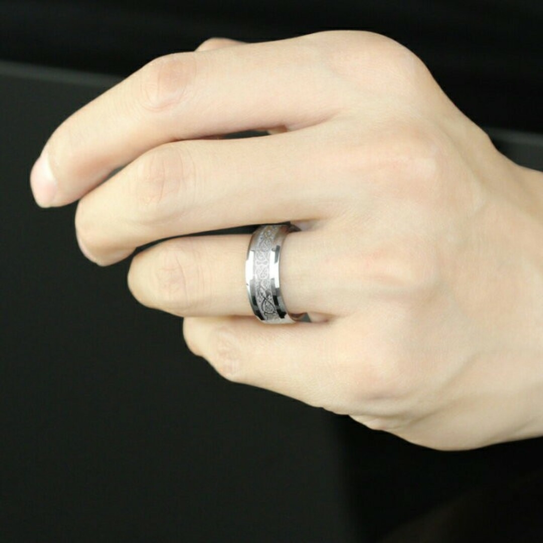 582) 選べる 8mm幅 龍紋 辰 サージカルステンレス リング 指輪 幸運 メンズのアクセサリー(リング(指輪))の商品写真