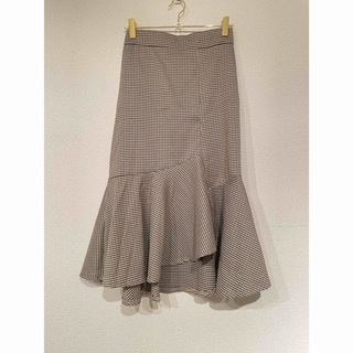 韓国ファッション　チェック　裾フリルスカート(ひざ丈スカート)
