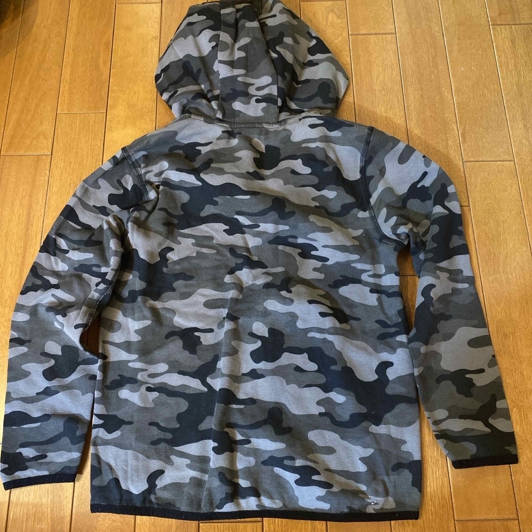 GAP(ギャップ)の値下　GAP fit 140  迷彩　パーカー キッズ/ベビー/マタニティのキッズ服男の子用(90cm~)(ジャケット/上着)の商品写真