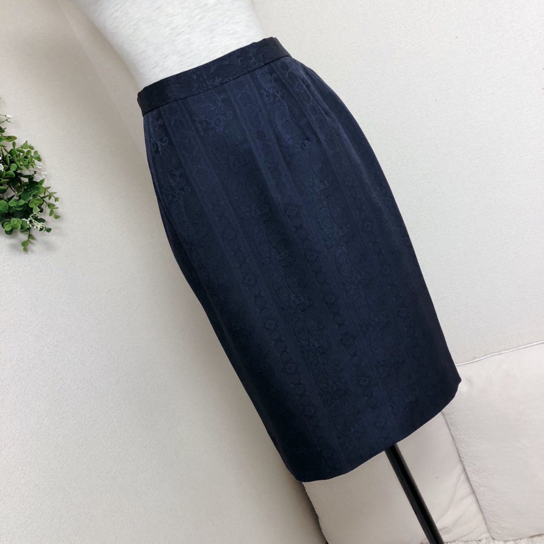 SOIR(ソワール)の東京ソワールリファンネのノーカラースーツ13号XL濃紺 レディースのフォーマル/ドレス(スーツ)の商品写真