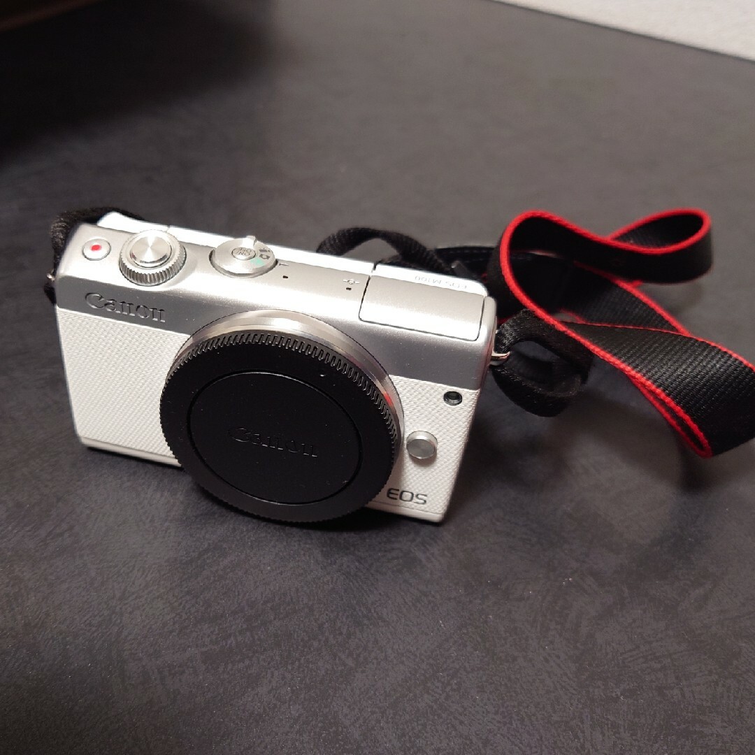 Canon(キヤノン)のCanon EOS M100 EOS M100 EF-M15-45 IS ST… スマホ/家電/カメラのカメラ(ミラーレス一眼)の商品写真