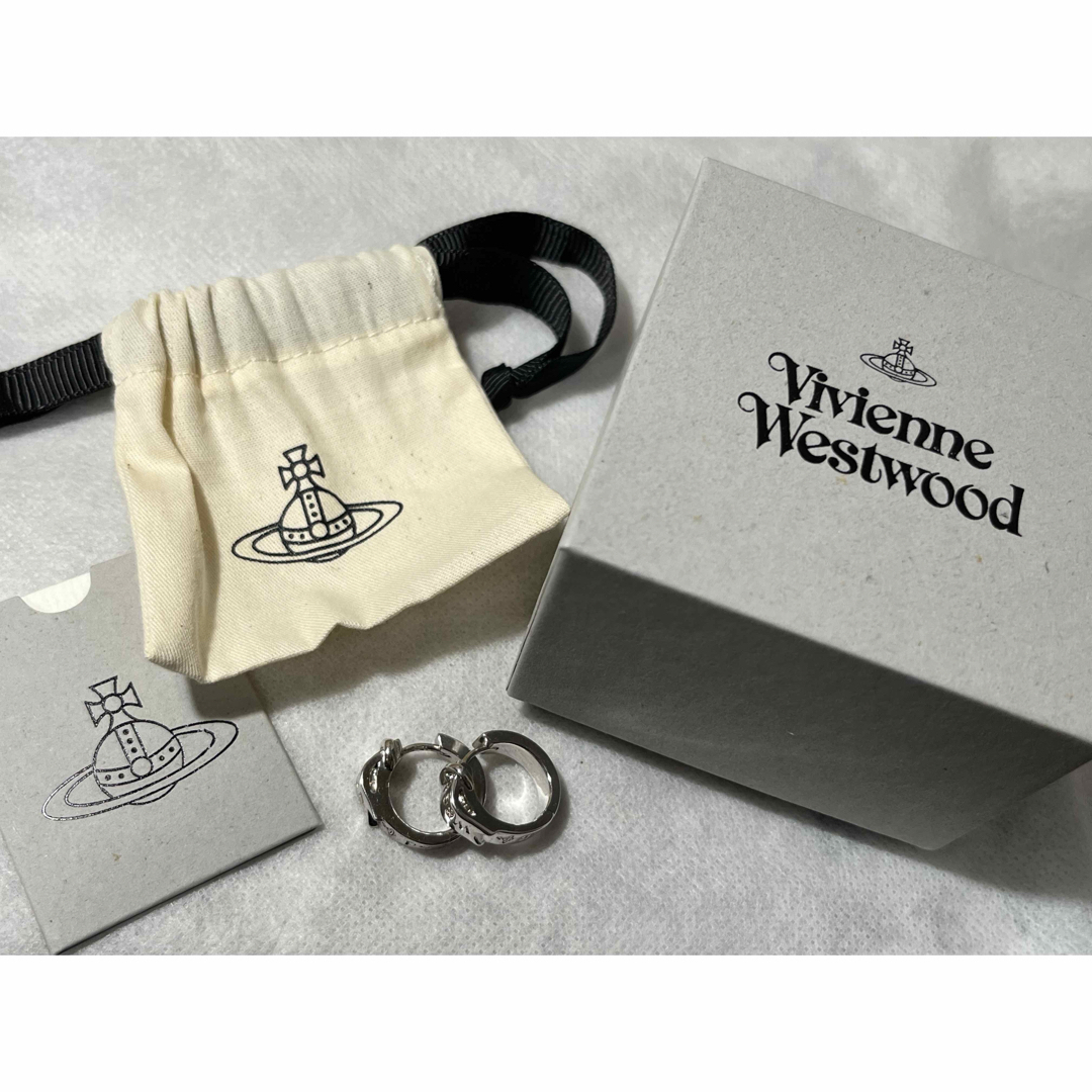 Vivienne Westwood(ヴィヴィアンウエストウッド)のヴィヴィアンウエストウッド ピアス  ボビー フープ　BOBBY メンズのアクセサリー(ピアス(両耳用))の商品写真