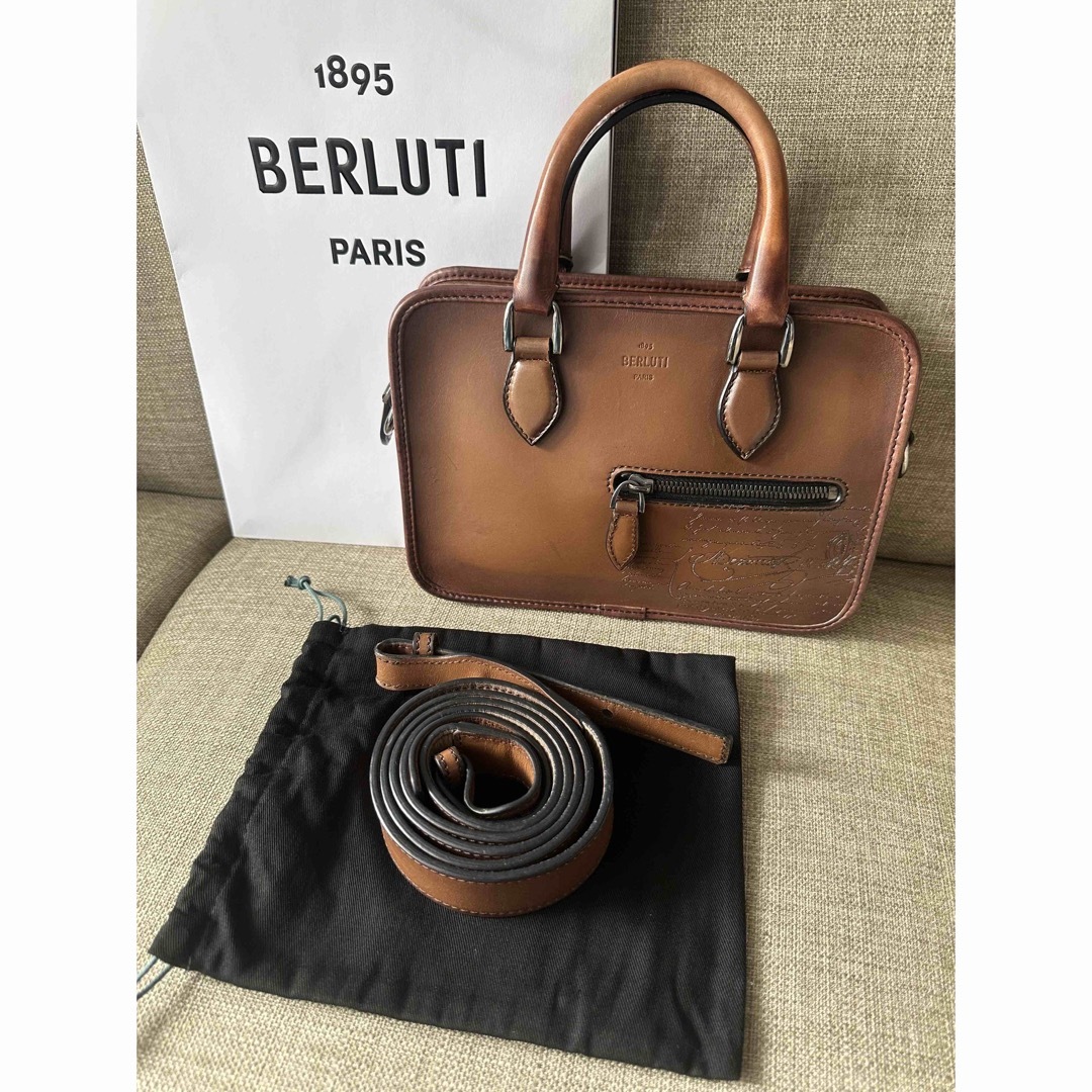 Berluti(ベルルッティ)の定価42万円 ベルルッティ アンジュール ガリバー ショルダーバッグ 希少型 メンズのバッグ(ショルダーバッグ)の商品写真