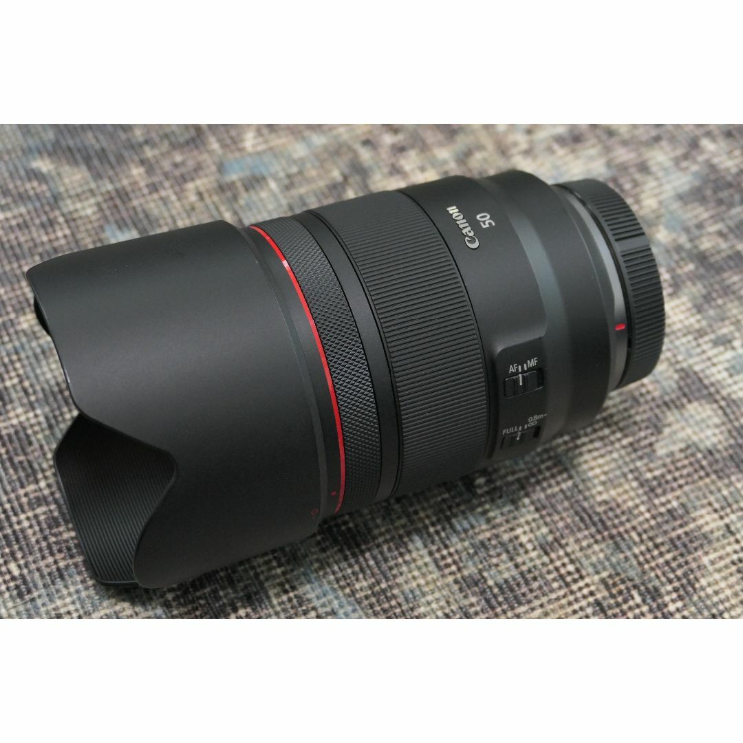 Canon(キヤノン)の【再々値下】Canon RF50mm F1.2L USM オマケ付 スマホ/家電/カメラのカメラ(レンズ(単焦点))の商品写真