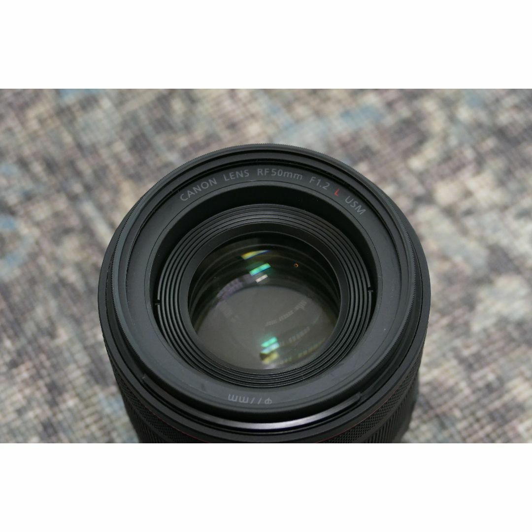 Canon(キヤノン)の【再々値下】Canon RF50mm F1.2L USM オマケ付 スマホ/家電/カメラのカメラ(レンズ(単焦点))の商品写真