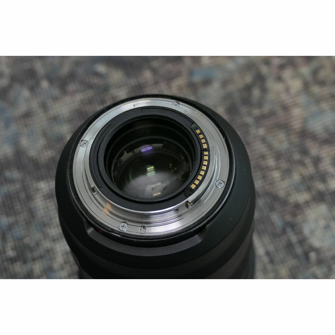 Canon(キヤノン)の【再々値下】Canon RF50mm F1.2L USM オマケ付 スマホ/家電/カメラのカメラ(レンズ(単焦点))の商品写真