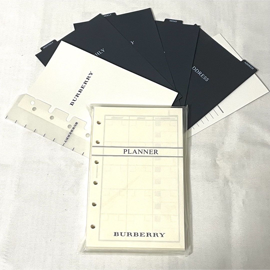 BURBERRY(バーバリー)の【未使用】BURBERRY LONDON  システム手帳  赤  ノバチェック レディースのファッション小物(その他)の商品写真