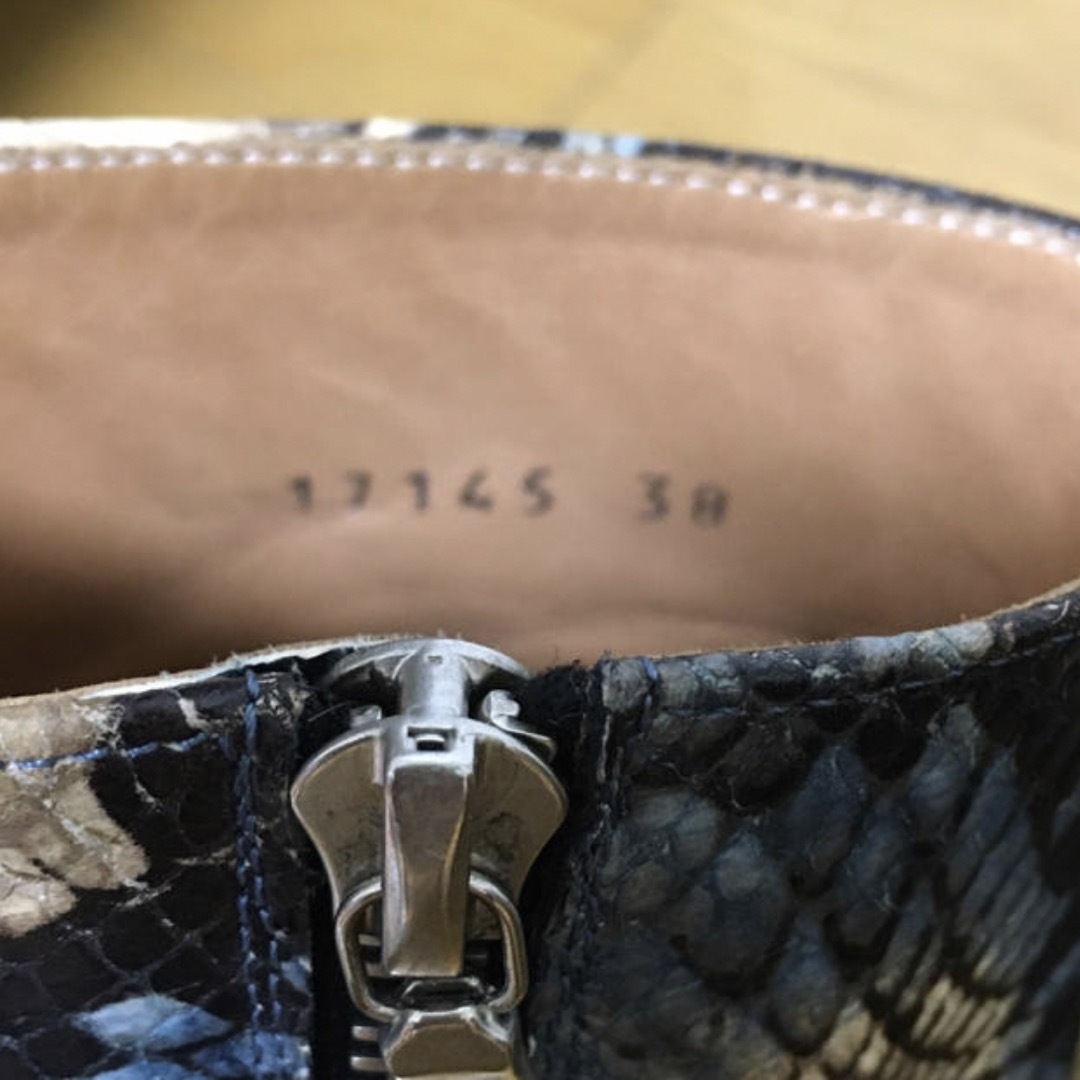 DRIES VAN NOTEN(ドリスヴァンノッテン)のdries van notten ブーツ レディースの靴/シューズ(ブーツ)の商品写真