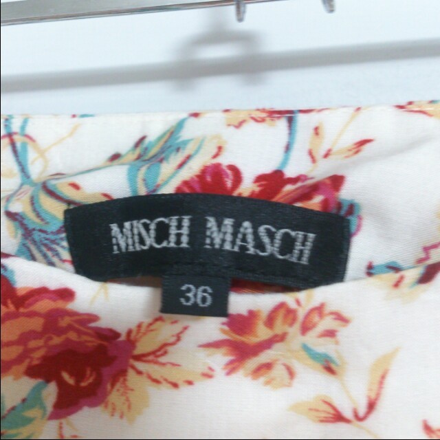 MISCH MASCH(ミッシュマッシュ)の花柄裾フリルスカート♡美品♡送料込み レディースのスカート(ひざ丈スカート)の商品写真
