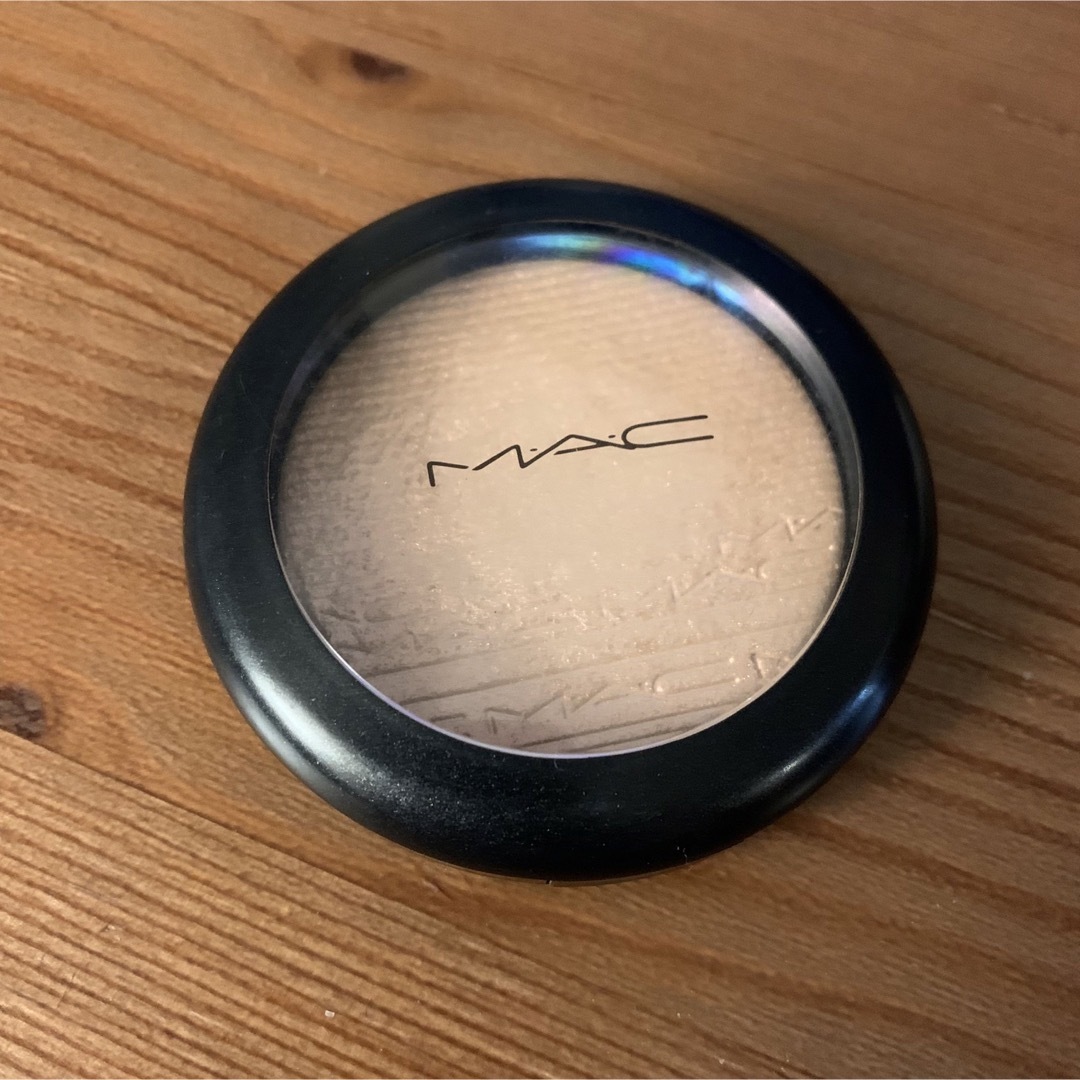 MAC(マック)のMAC エクストラディメンション　スキンフィニッシュ コスメ/美容のベースメイク/化粧品(フェイスカラー)の商品写真