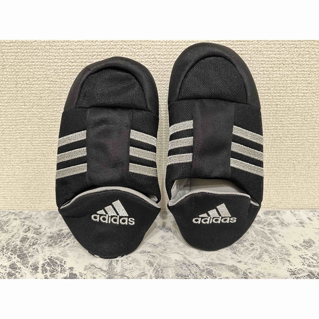 adidas(アディダス)の【adidas】アディダス　ルームシューズ インテリア/住まい/日用品のインテリア小物(スリッパ/ルームシューズ)の商品写真