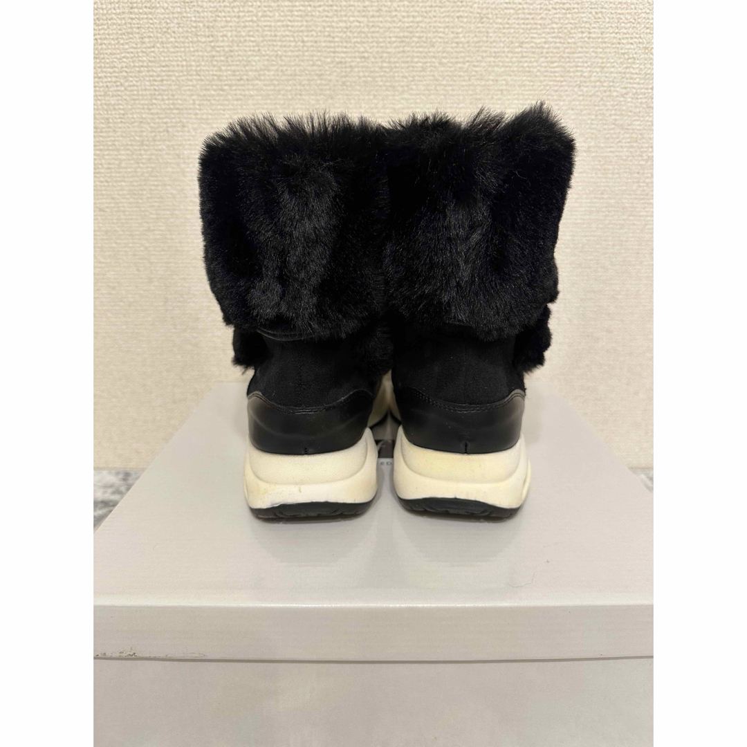 UGG(アグ)の【ViVi Fleurs】ヴィヴィ フルール　スノーブーツ レディースの靴/シューズ(ブーツ)の商品写真