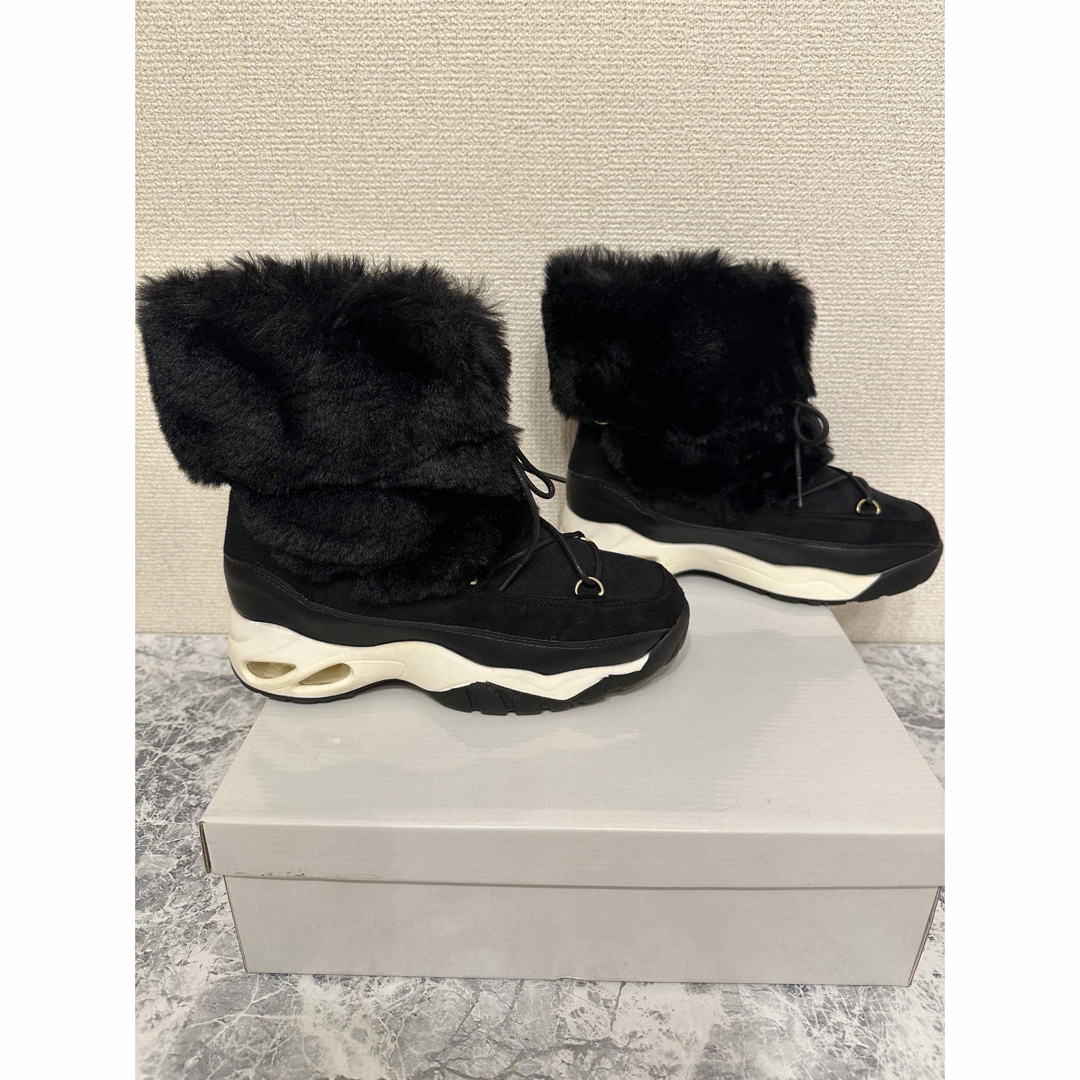 UGG(アグ)の【ViVi Fleurs】ヴィヴィ フルール　スノーブーツ レディースの靴/シューズ(ブーツ)の商品写真