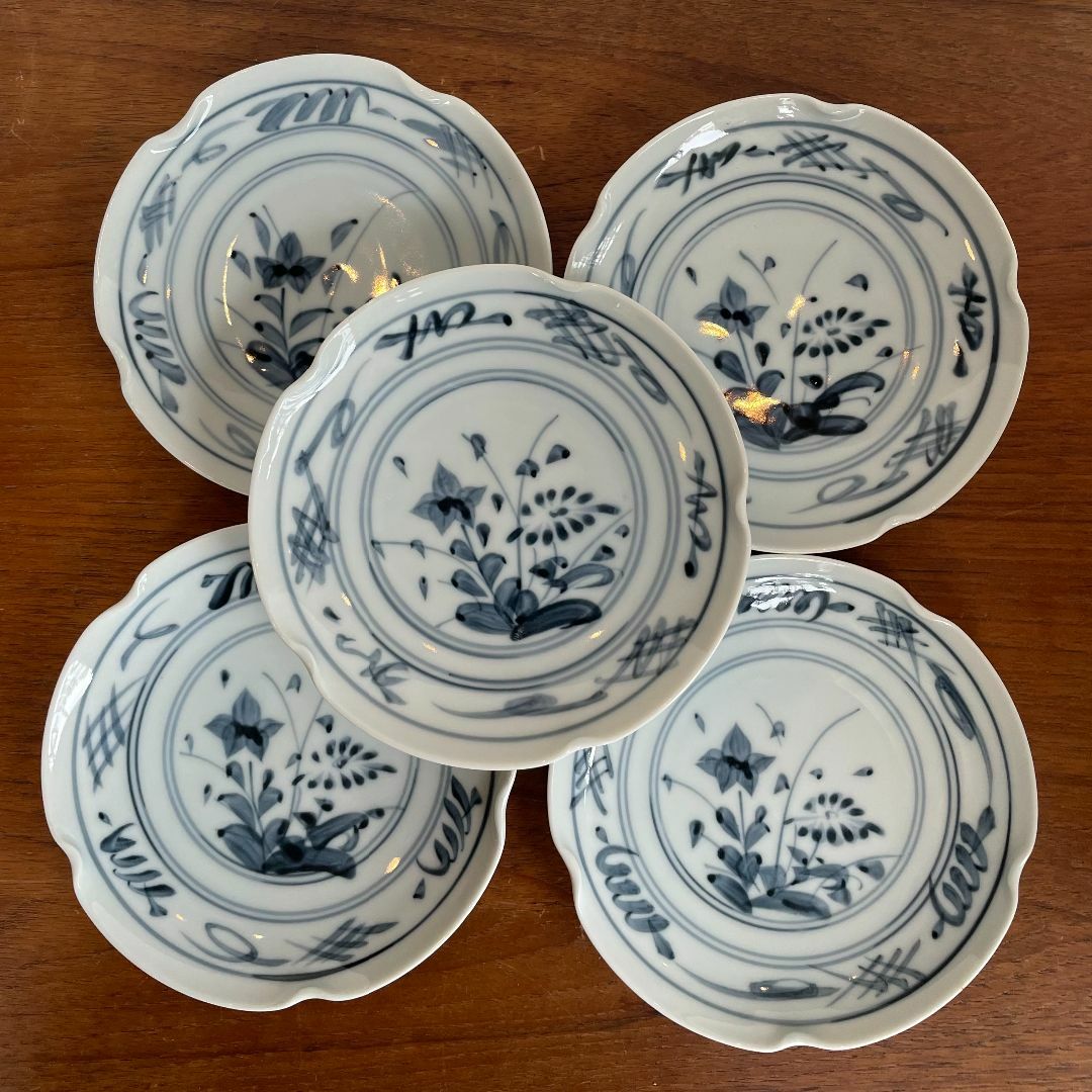 新品 未使用 源新窯 銘々皿 小皿 取り皿 染付 手描き 晃菊 花形 新品 未使用 源新窯 銘々皿 小皿 取り皿 染付 手描き 晃菊 花形