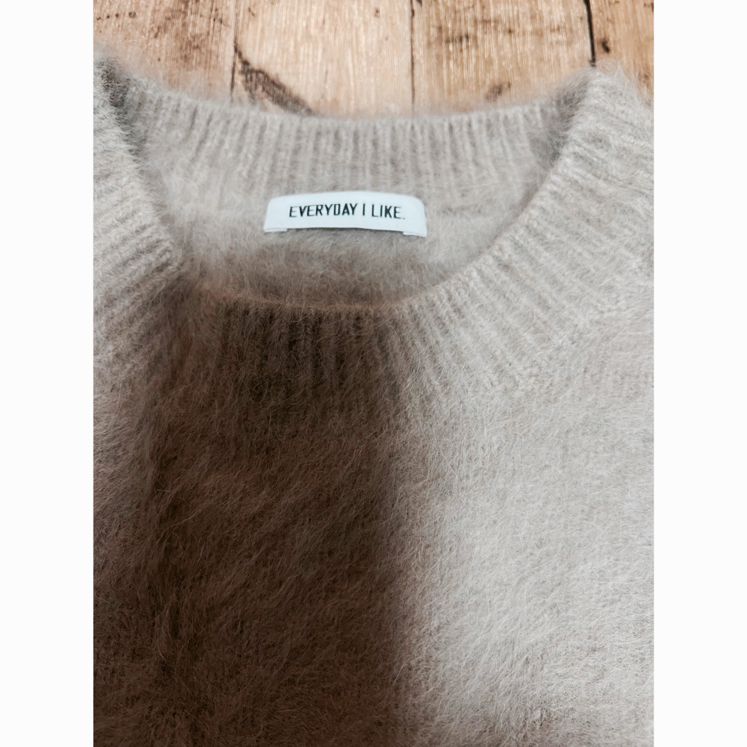 DEUXIEME CLASSE(ドゥーズィエムクラス)の【今期】ドゥーズィエムクラス　DUET クルーネック　Sweater  ベージュ レディースのトップス(ニット/セーター)の商品写真