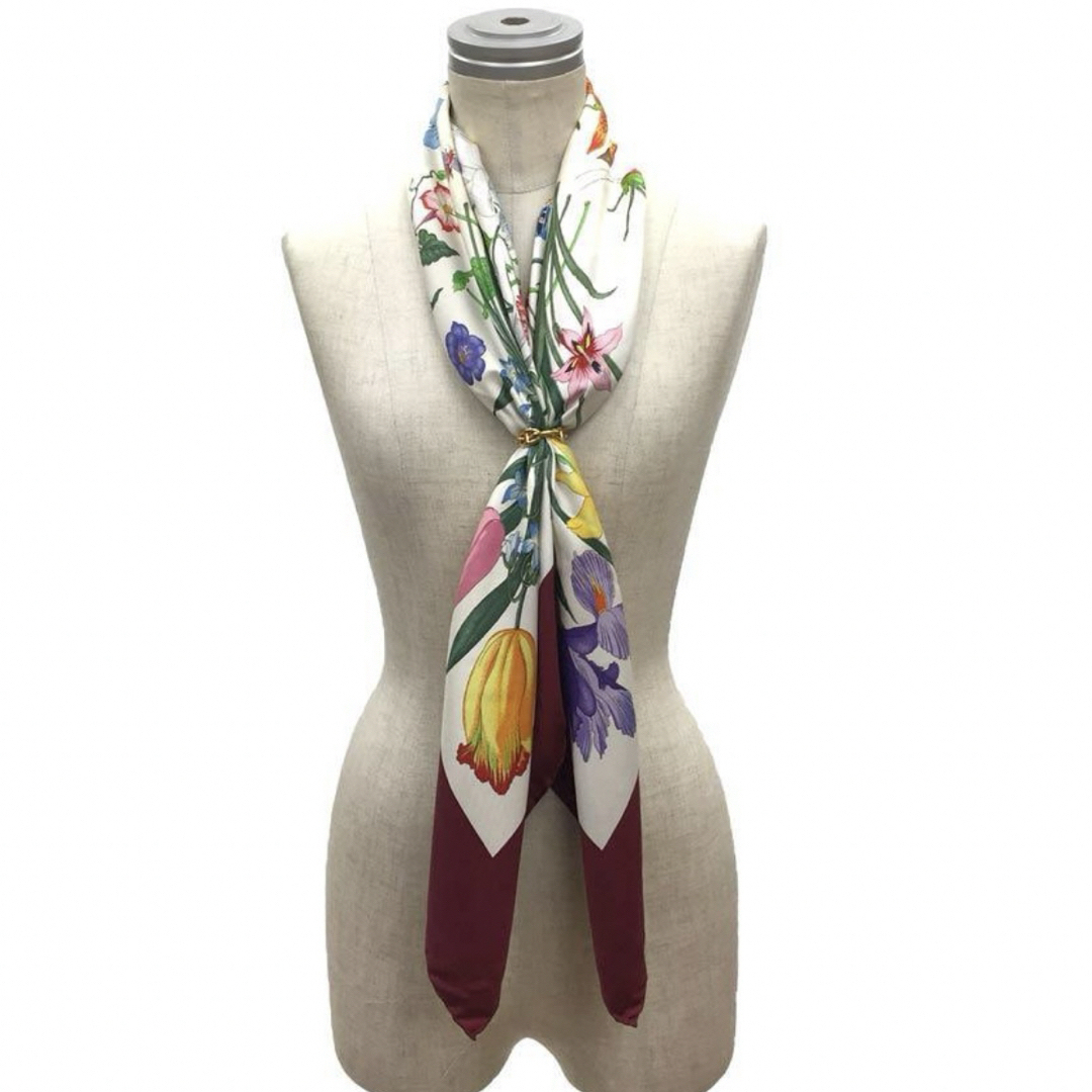 Gucci(グッチ)のGUCCI グッチ 大判 スカーフ シルク フローラ フラワー 花  レディースのファッション小物(バンダナ/スカーフ)の商品写真
