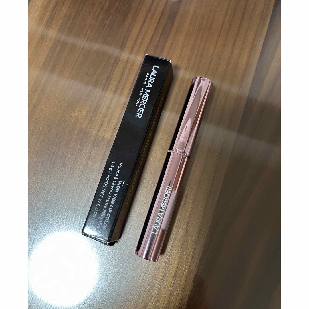 laura mercier(ローラメルシエ)のローラメルシエ ハイバイブ リップカラー 102 LOVE コスメ/美容のベースメイク/化粧品(口紅)の商品写真