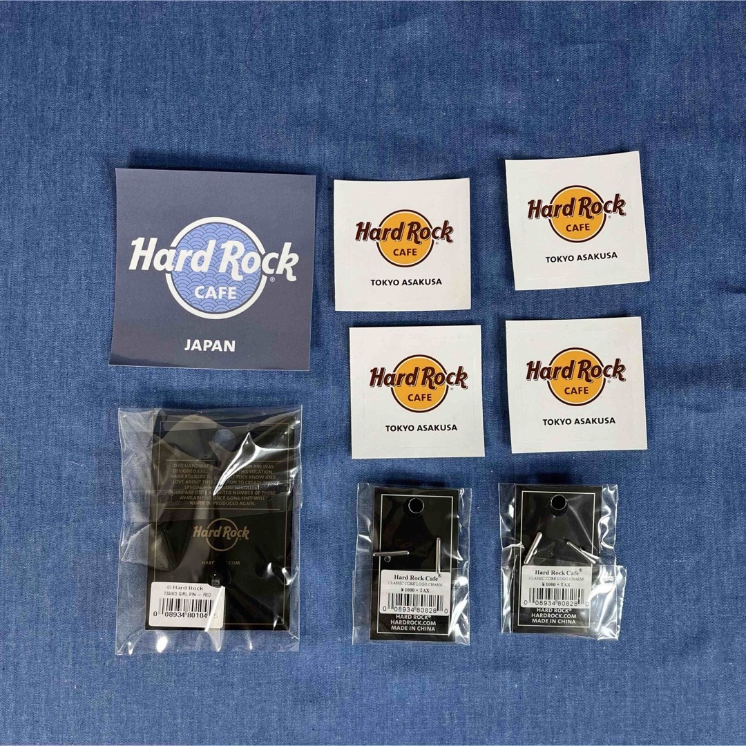 Hard Rock CAFE(ハードロックカフェ)の【ハードロックカフェ 浅草 廃番 レア】ピンバッジセット + ヘッドフォンおまけ エンタメ/ホビーのアニメグッズ(バッジ/ピンバッジ)の商品写真