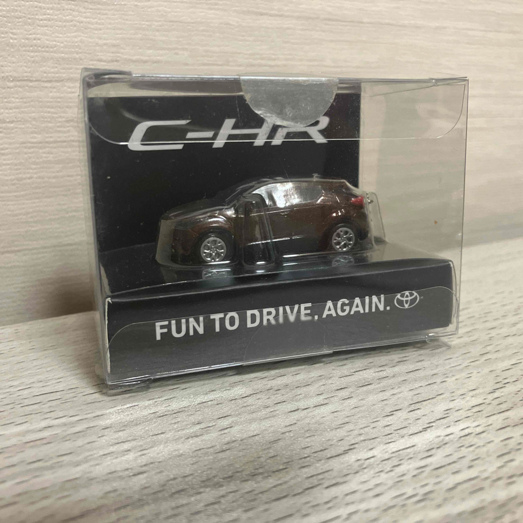 トヨタ(トヨタ)のトヨタ C-HR ミニカー キーホルダー エンタメ/ホビーのおもちゃ/ぬいぐるみ(ミニカー)の商品写真