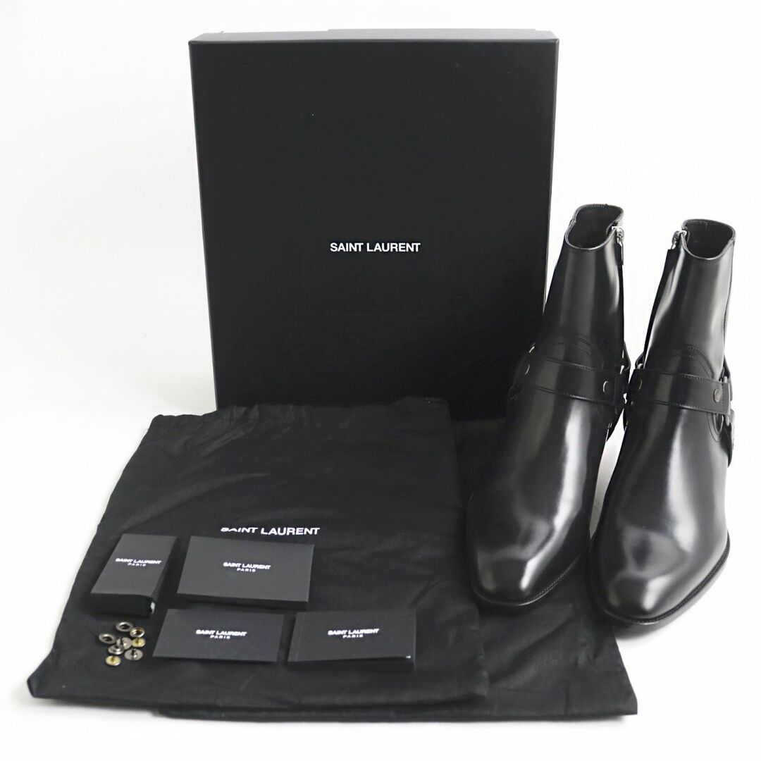 Saint Laurent(サンローラン)の未使用品●現行モデル サンローランパリ クラシック ワイアット ハーネスブーツ 573070 カーフレザー ショートブーツ 黒 42 箱・袋付き メンズの靴/シューズ(ブーツ)の商品写真