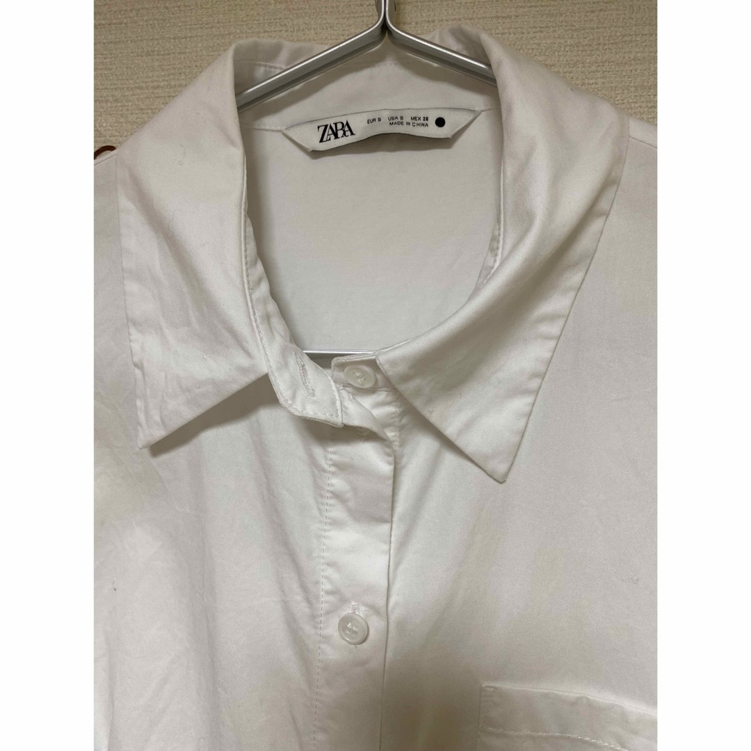 ZARA(ザラ)のZARA 裾変形白シャツ レディースのトップス(シャツ/ブラウス(長袖/七分))の商品写真