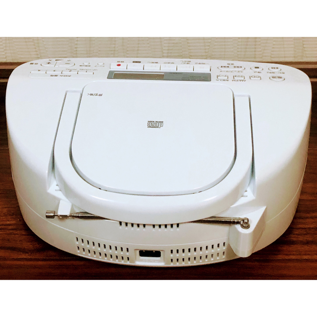 東芝(トウシバ)の【美品】TOSHIBA 東芝☆CDラジオカセットレコーダー TY-CDS7-S スマホ/家電/カメラのオーディオ機器(ラジオ)の商品写真