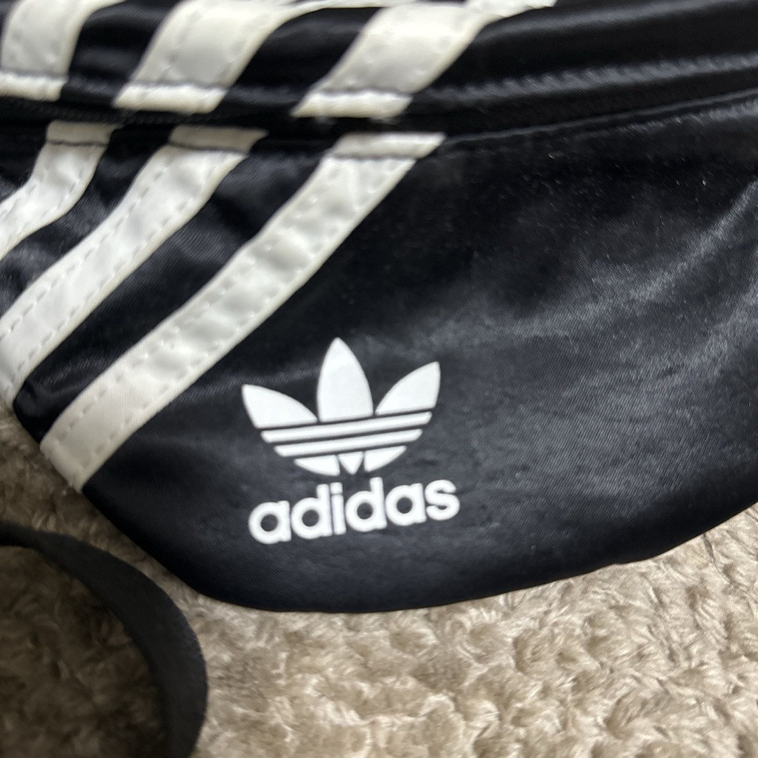 Originals（adidas）(オリジナルス)のadidas ボディーバック メンズのバッグ(ボディーバッグ)の商品写真