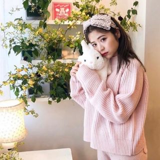 Katie - BABY BUNNY SHOWER hoody quilt jacketの通販｜ラクマ