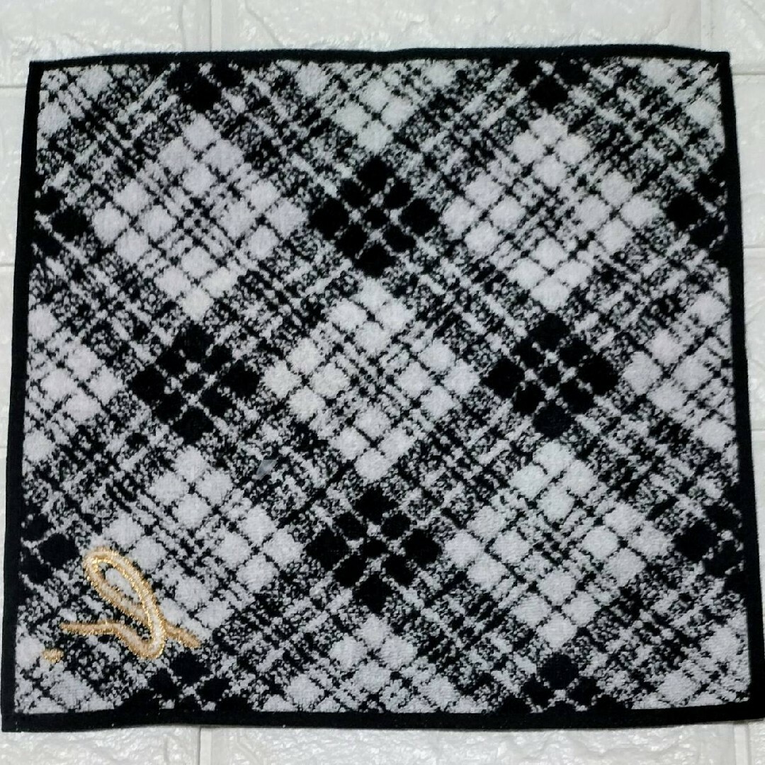 agnes b.(アニエスベー)の新品２枚 アニエスベー タオルハンカチ agns b.  チェック b.金刺繍 メンズのファッション小物(ハンカチ/ポケットチーフ)の商品写真