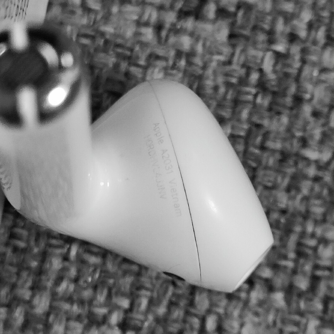 Apple(アップル)のApple AirPods 2世代 片耳 L 片方 左耳 466 スマホ/家電/カメラのオーディオ機器(ヘッドフォン/イヤフォン)の商品写真