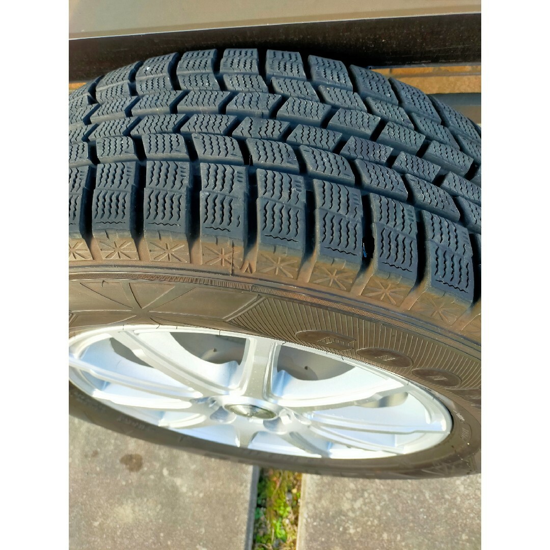 Goodyear(グッドイヤー)のスタッドレス　GOOD YEAR　ICE NAVI　215/65R-16 自動車/バイクの自動車(タイヤ・ホイールセット)の商品写真