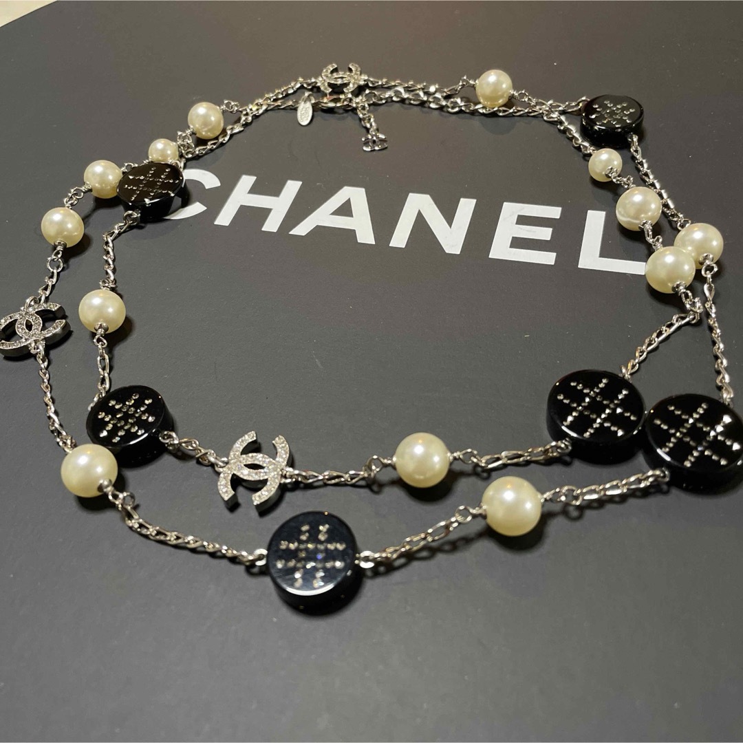 CHANEL(シャネル)の激レア　新品未使用　vintage CHANEL  ロングネックレス レディースのアクセサリー(ネックレス)の商品写真