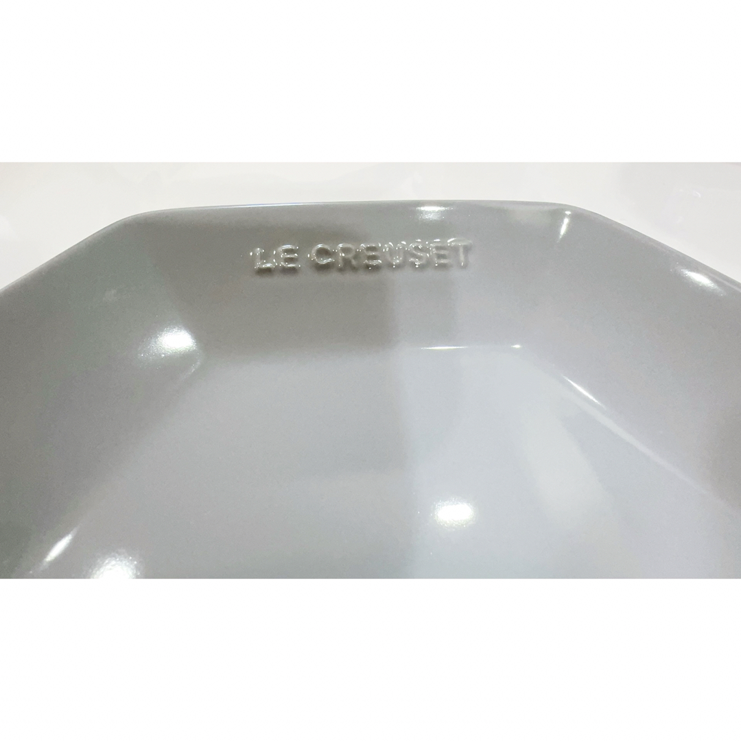 LE CREUSET(ルクルーゼ)の【未使用】ル・クルーゼ ロッカク・プレート M LE CREUSET ルクルーゼ インテリア/住まい/日用品のキッチン/食器(食器)の商品写真