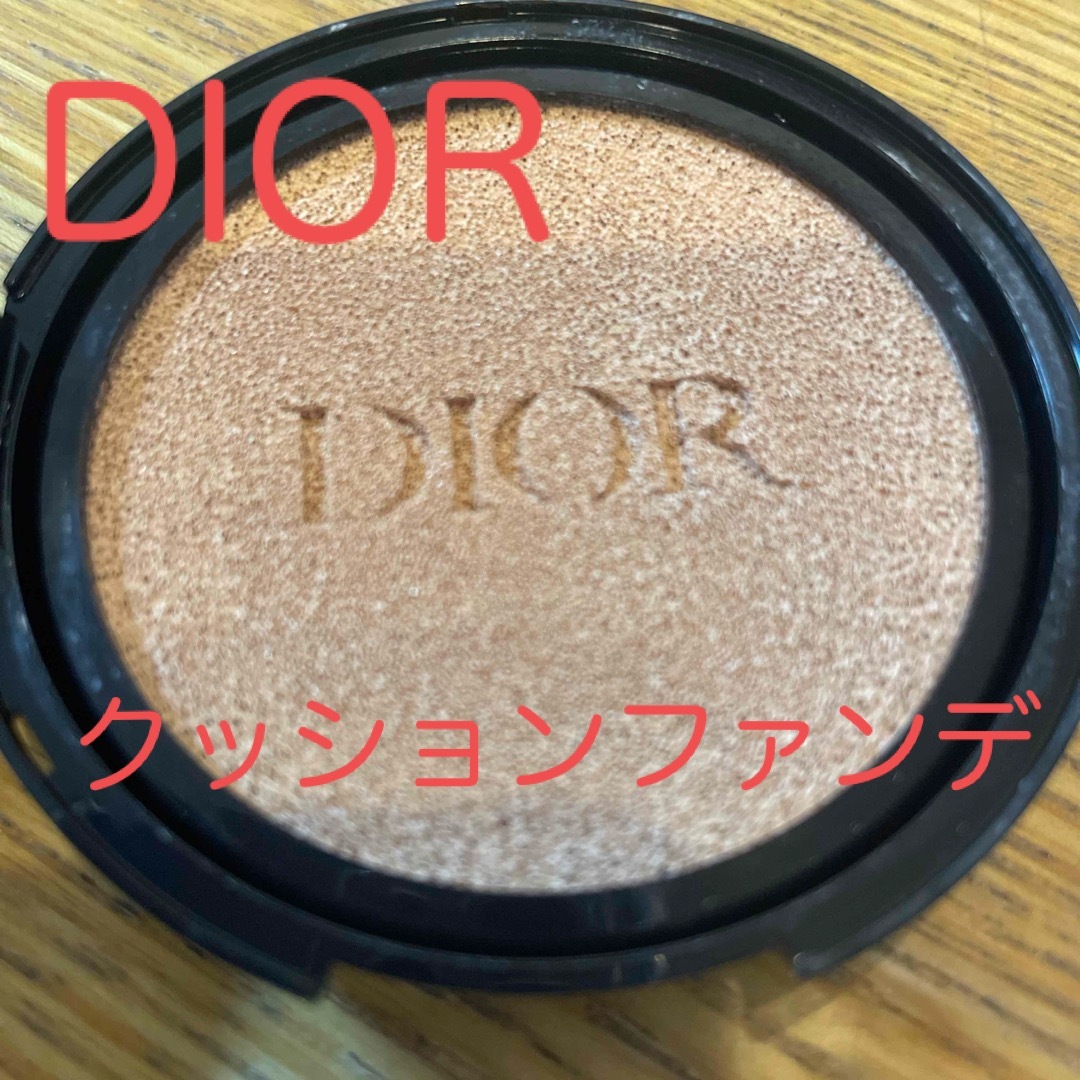 Dior(ディオール)のDIORディオール　フォーエバースキングロウクッション　00.5N コスメ/美容のベースメイク/化粧品(ファンデーション)の商品写真