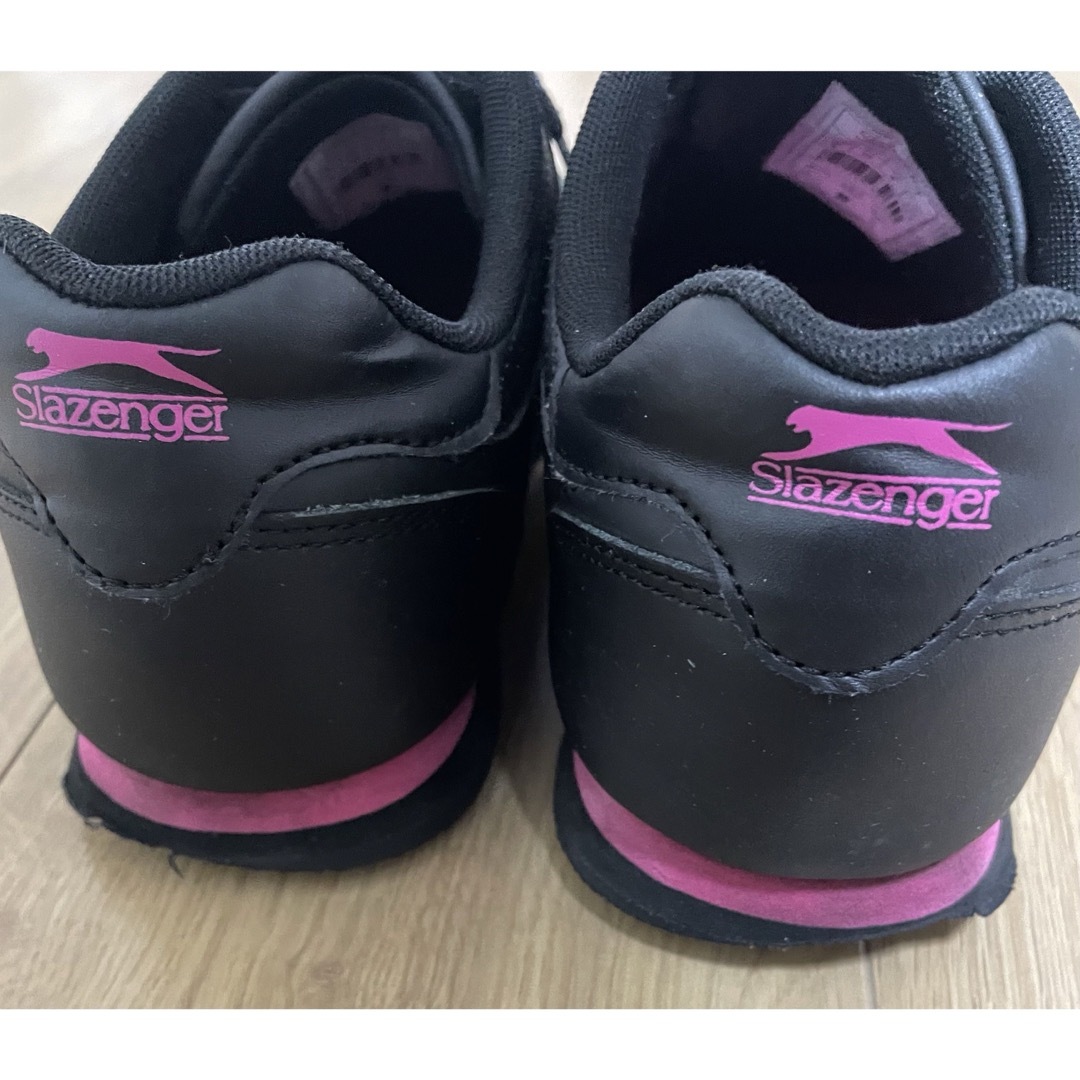 Slazenger(スラセンジャー)のスラセンジャー レディース スニーカー Black/Cerise 24.5cm レディースの靴/シューズ(スニーカー)の商品写真