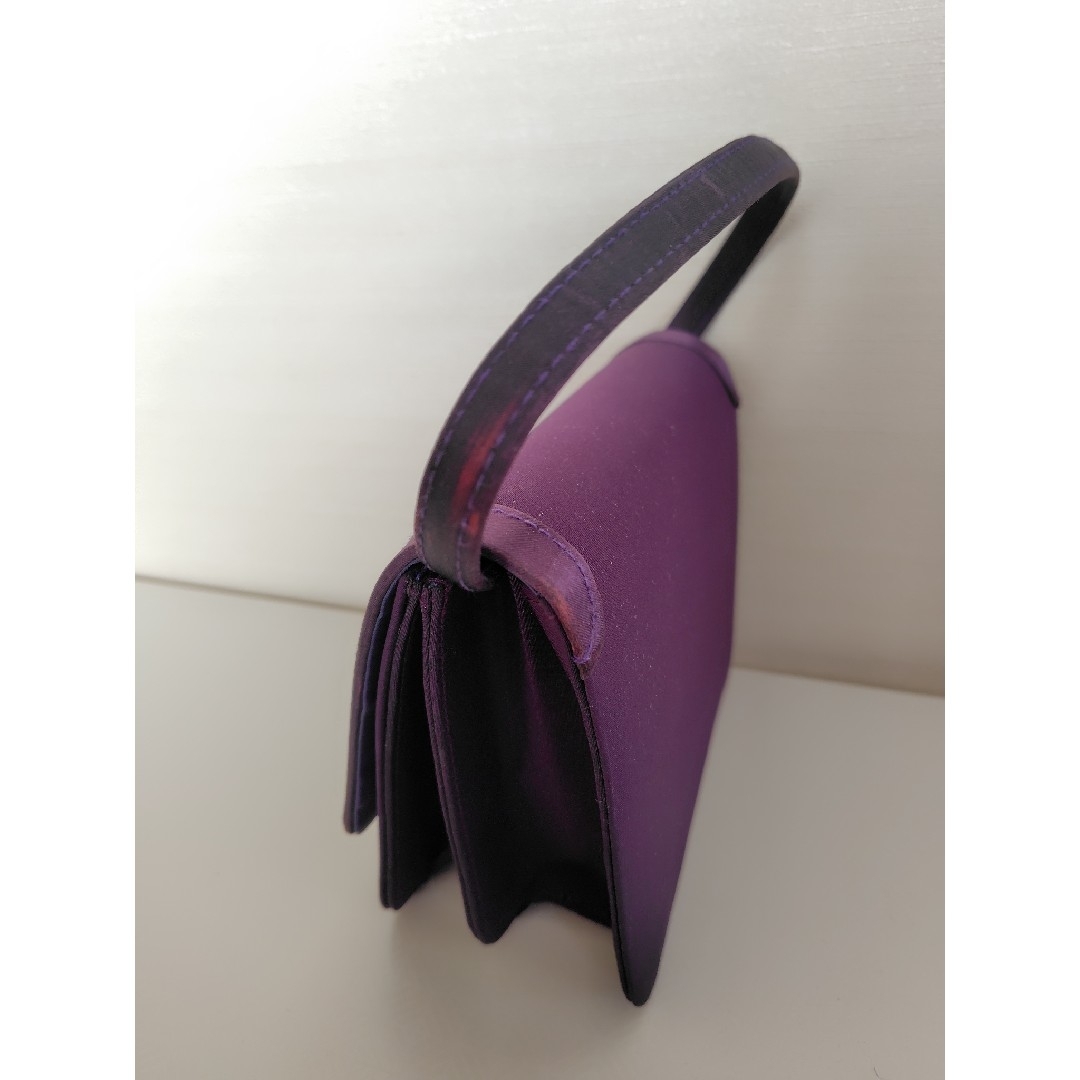 フォーマルバッグ　紫　リボン　チェーン付　冠婚葬祭 レディースのバッグ(ハンドバッグ)の商品写真