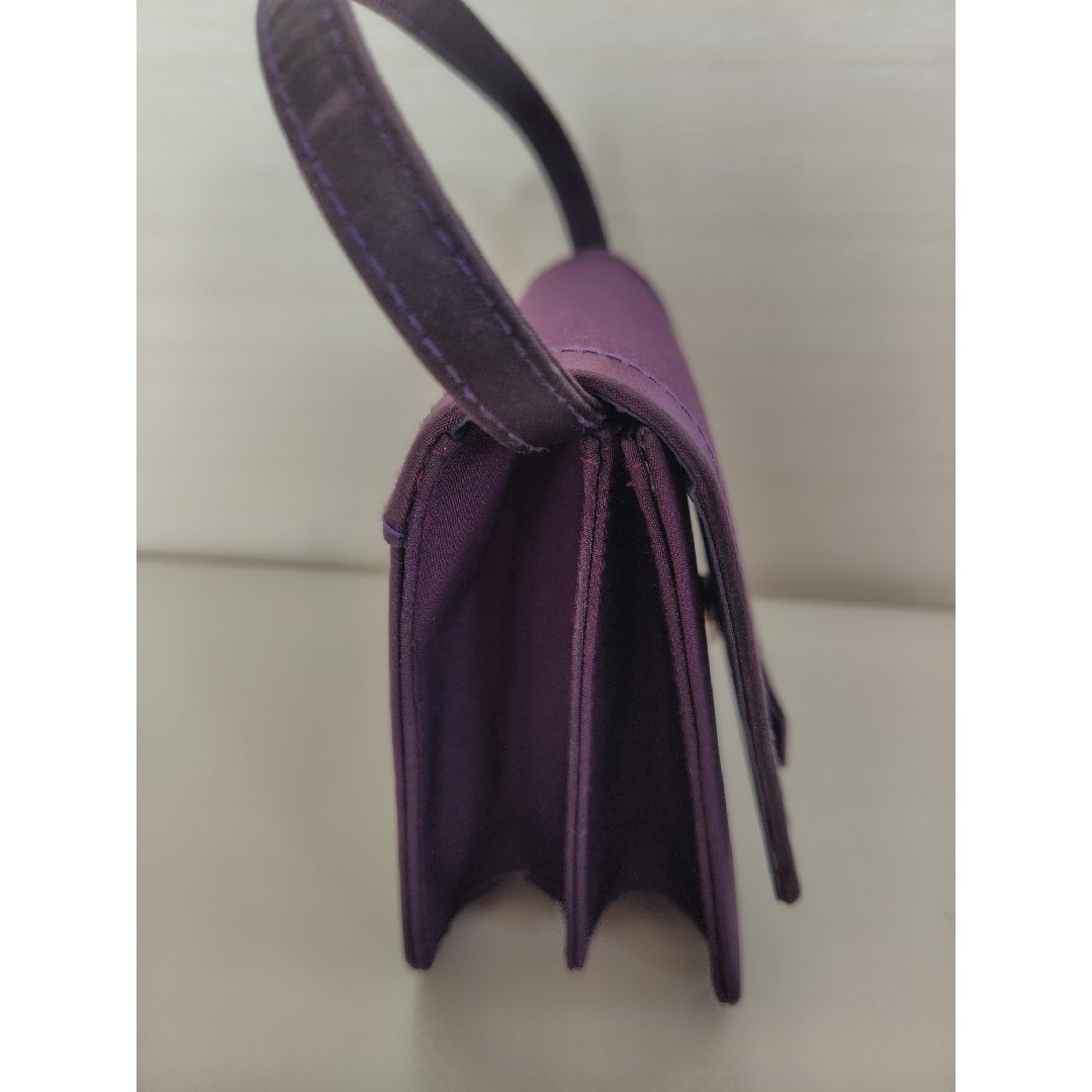 フォーマルバッグ　紫　リボン　チェーン付　冠婚葬祭 レディースのバッグ(ハンドバッグ)の商品写真