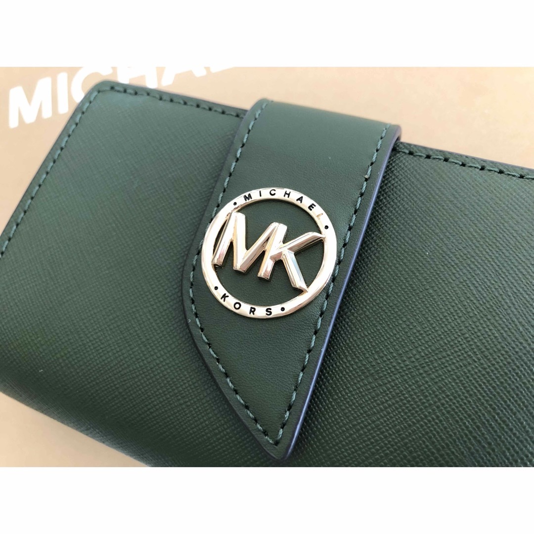 MICHAEL KORS 折り財布　二つ折り財布 アマゾングリーン　新品