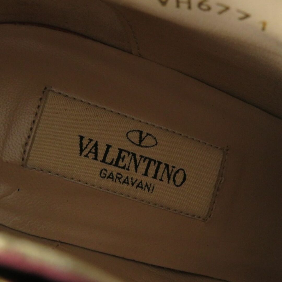 valentino garavani(ヴァレンティノガラヴァーニ)の美品★VALENTINO GARAVANI ヴァレンティノガラヴァーニ ロックスタッズ付 レザー ショートブーツ／ブーティ― ボルドー 36 伊製 箱・袋付き レディースの靴/シューズ(ブーツ)の商品写真