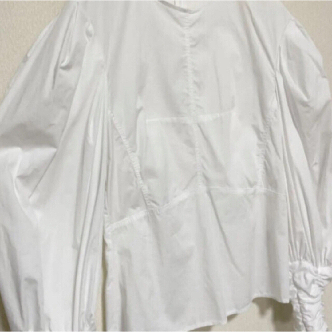 ボリュームスリーブ パフスリーブ 白 ホワイト DRESS SHIRT  レディースのトップス(シャツ/ブラウス(長袖/七分))の商品写真