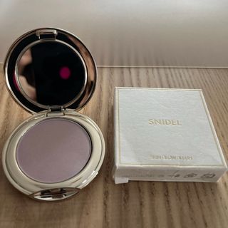 スナイデル(SNIDEL)の専用ページ新品未使用品 SNIDEL スキングロウ ブラッシュ(チーク) 06 (チーク/フェイスブラシ)