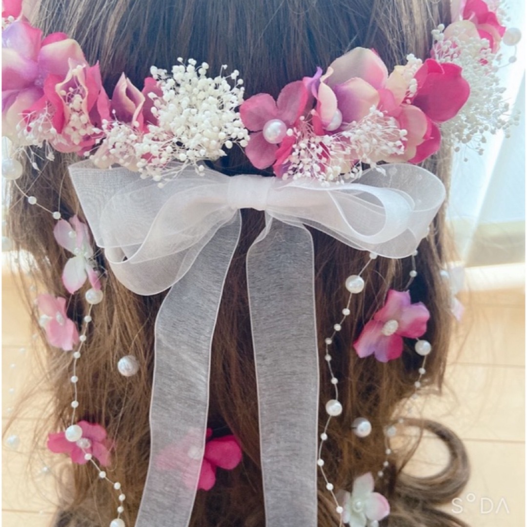 ラプンツェル髪飾り♡濃いピンク♡挟むタイプ ハンドメイドのウェディング(ヘッドドレス/ドレス)の商品写真