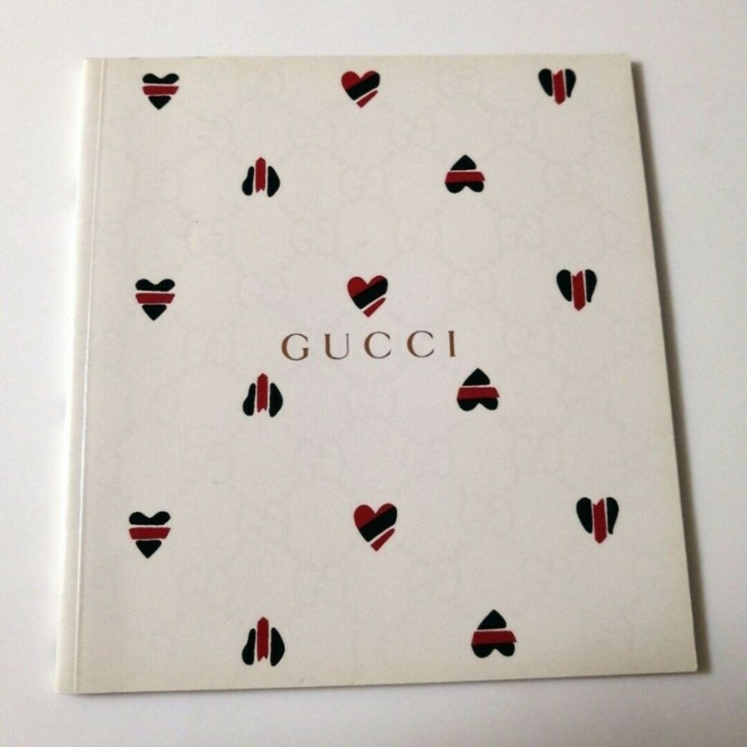 Gucci(グッチ)のGUCCI　カタログ　2006　Hawaii　グッチ　冊子 エンタメ/ホビーの雑誌(ファッション)の商品写真