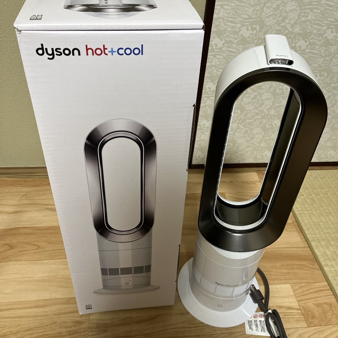 Dyson(ダイソン)のダイソン　dyson Hot + Cool ファンヒーター AM 09 WN N スマホ/家電/カメラの冷暖房/空調(電気ヒーター)の商品写真