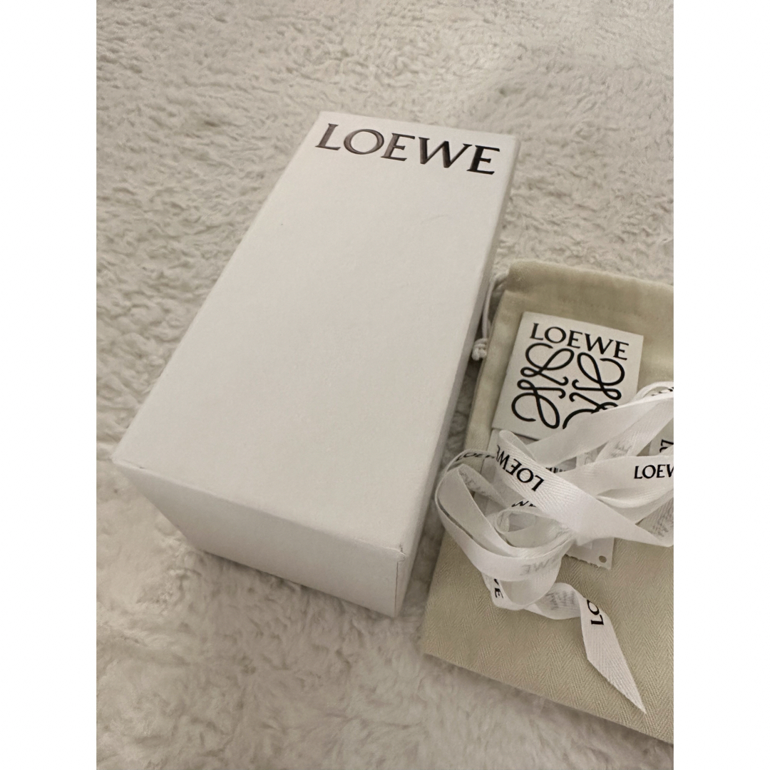 LOEWE(ロエベ)の新品未使用　ロエベ　スラップブレスレット スモール(カーフ) レディースのアクセサリー(ブレスレット/バングル)の商品写真